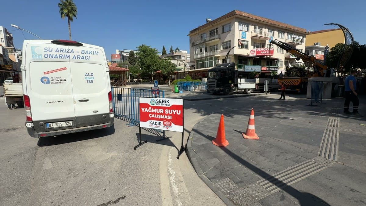 Serik Çınaraltı'nda yağmur suyu hattı için kazı başladı
